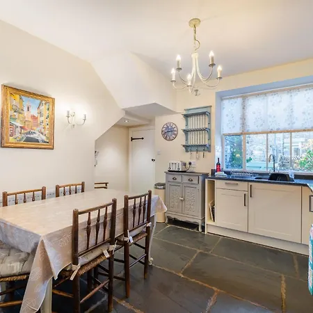 3 Bed In Ambleside Oc-Lr030 *